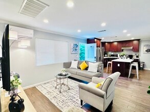 2621 Wallace Ave in Fullerton, CA - Building Photo - Building Photo