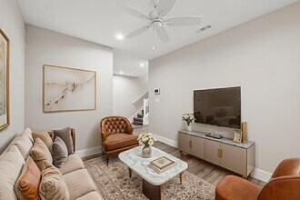 4454 Paxton Pl in Calabasas, CA - Building Photo - Building Photo