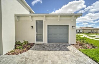 31808 Tortuga Shr Lp in Wesley Chapel, FL - Building Photo - Building Photo