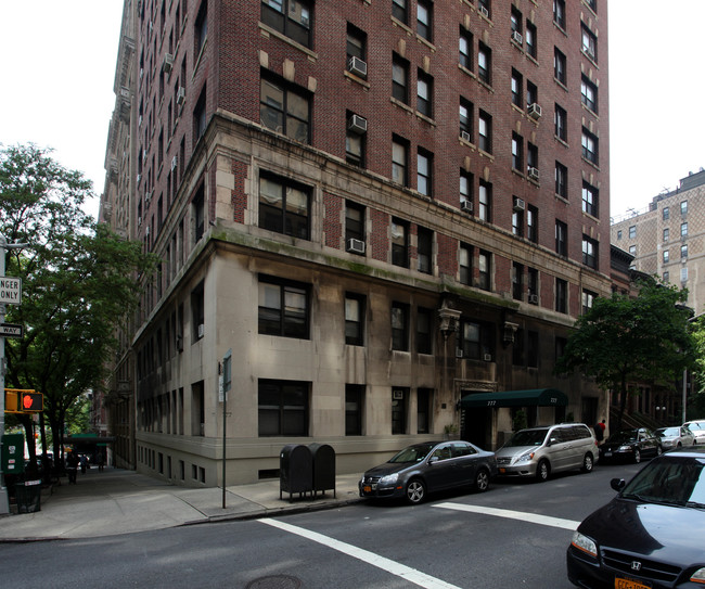 Strafford Apartments in New York, NY - Foto de edificio - Building Photo