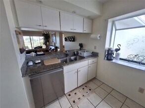427 Cerromar Ln in Venice, FL - Building Photo - Building Photo