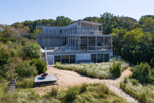 36 Bay Inlet Rd in East Hampton, NY - Foto de edificio - Building Photo