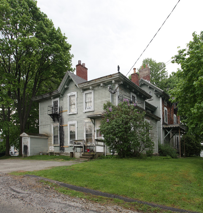 40 Perrine Ave in Pittsfield, MA - Foto de edificio