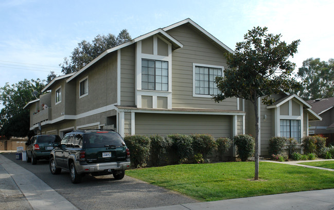 11352 Magnolia Ave in Riverside, CA - Building Photo - Building Photo