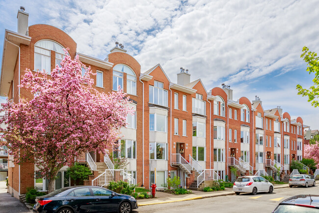 69 De La Poudrière Rue in Verdun, QC - Building Photo - Building Photo