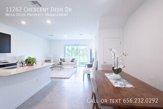 11262 Crescent Deer Dr in Land O Lakes, FL - Building Photo - Building Photo