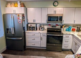 2238 N Cypress Bend Dr in Pompano Beach, FL - Building Photo - Building Photo