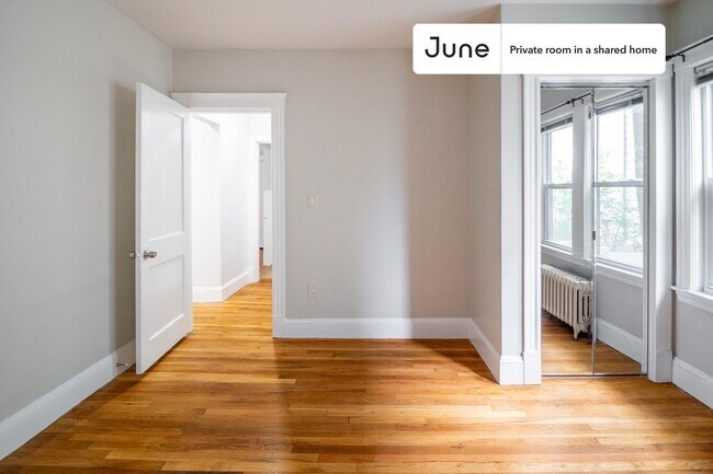 Private bedroom in 4 bed/1 bath Home in Boston, MA - Building Photo - Building Photo