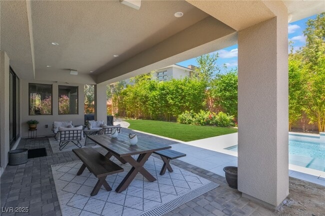 2 Sugarberry Ln in Las Vegas, NV - Foto de edificio - Building Photo