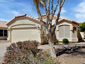 1130 W Lark Dr in Chandler, AZ - Building Photo
