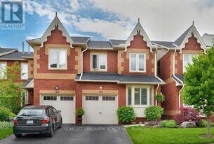2006 Glenada Crescent in Oakville, ON - Building Photo