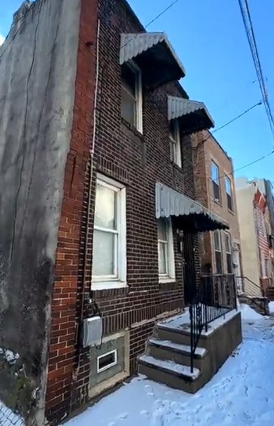 2058 Fernon St in Philadelphia, PA - Building Photo - Building Photo