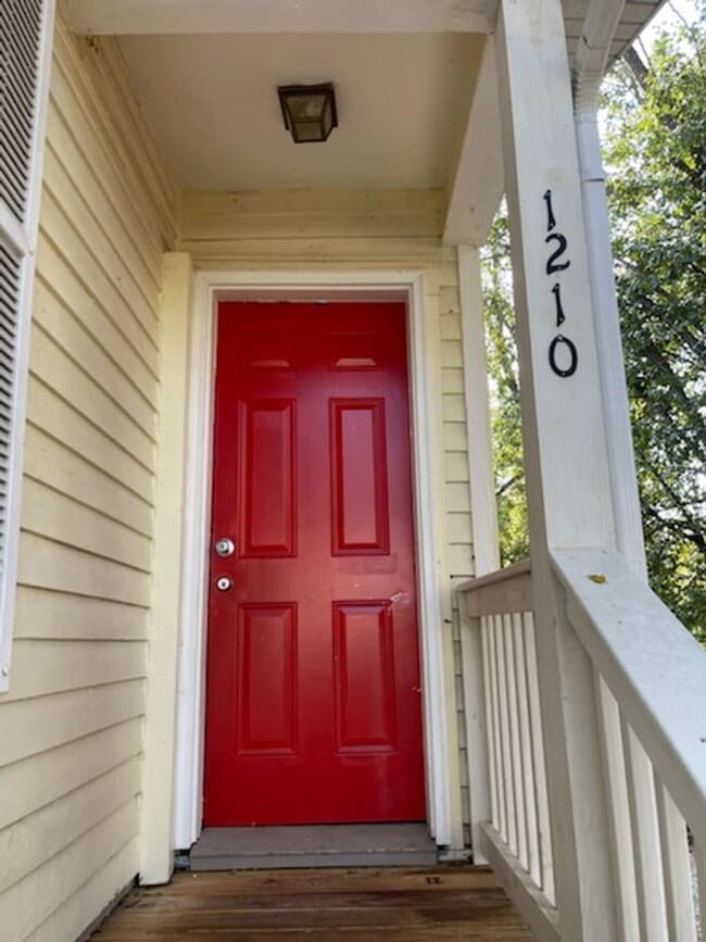 property at 1210 E Harper Ave