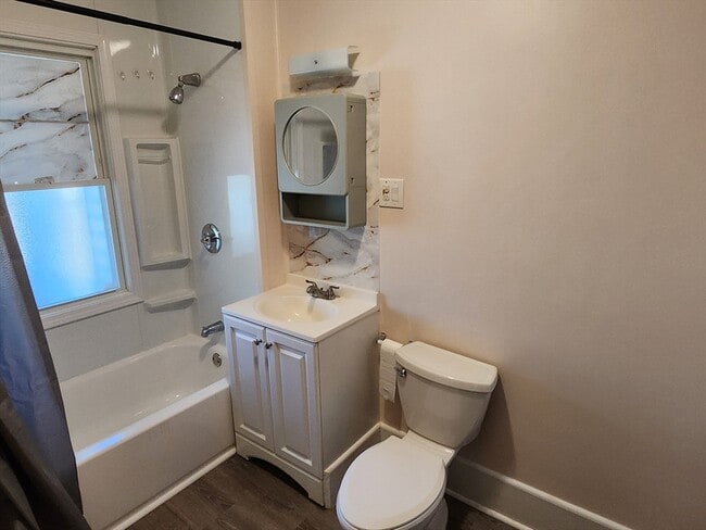 43 Wildermere St in Chicopee, MA - Building Photo - Building Photo