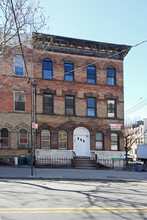 82 St Nicholas Ave in Brooklyn, NY - Foto de edificio - Building Photo