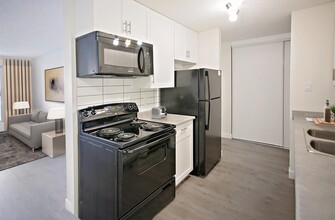 Stonebridge Apartments in Saskatoon, SK - Building Photo - Building Photo