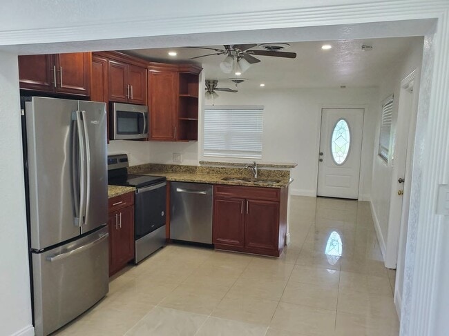 516 NW 8th Ct in Boynton Beach, FL - Building Photo - Building Photo
