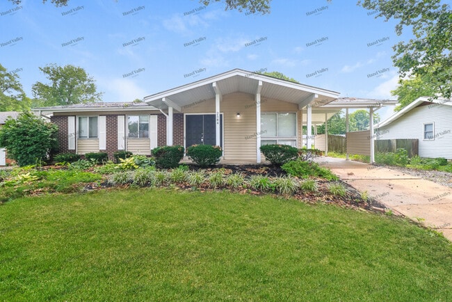 property at 2584 Shorewood Dr