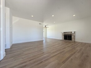 16262 Hawaii Ln in Huntington Beach, CA - Building Photo - Building Photo