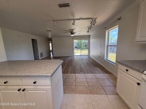 229 Broadview Dr in Cocoa, FL - Foto de edificio - Building Photo