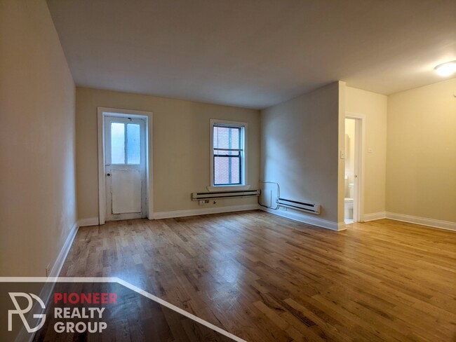 1350 N Dearborn St, Unit 607 in Chicago, IL - Building Photo - Building Photo