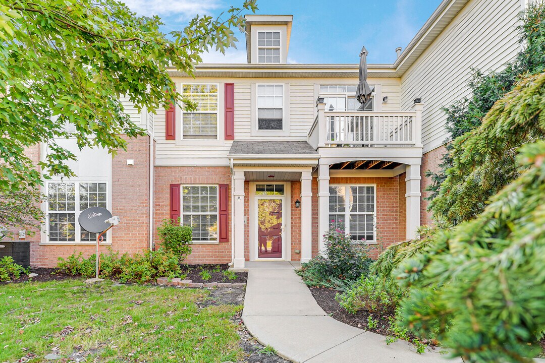 10201 Camden Ln in Bridgeview, IL - Building Photo