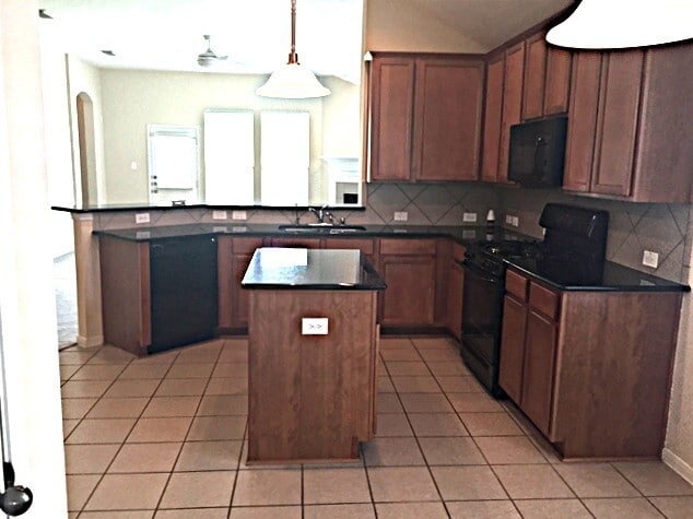 11018 S Auden Cir in Missouri City, TX - Foto de edificio - Building Photo
