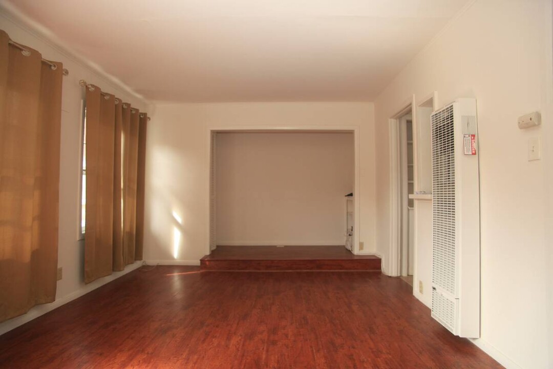 1236 N Gardner St in West Hollywood, CA - Building Photo