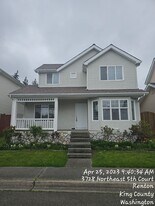 3728 NE 5th Pl in Renton, WA - Building Photo