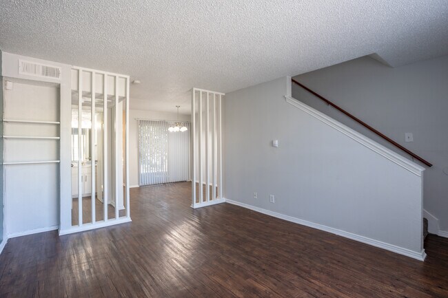 Forest Park Village in Dallas, TX - Building Photo - Interior Photo