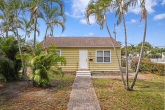 5901 Garden Ave in West Palm Beach, FL - Building Photo - Building Photo