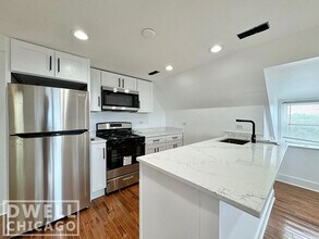 1362 N Bosworth Ave, Unit 4A in Chicago, IL - Building Photo - Building Photo