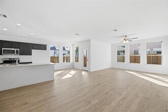 400 Wrangler Ln in Denton, TX - Building Photo - Building Photo