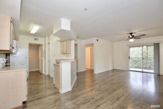 814 Crest Pines Dr in Orlando, FL - Building Photo - Building Photo