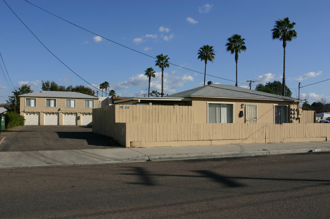 239-249 Van Houten Ave in El Cajon, CA - Building Photo - Building Photo