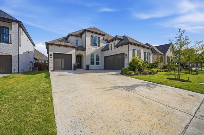 532 Petrel Dr