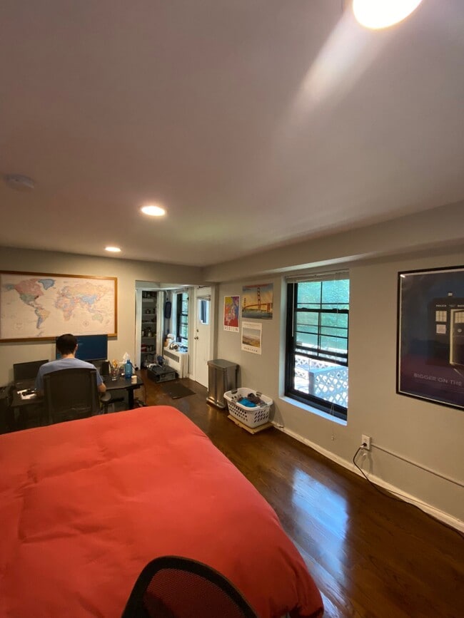 94 Marion St in Brookline, MA - Building Photo - Building Photo