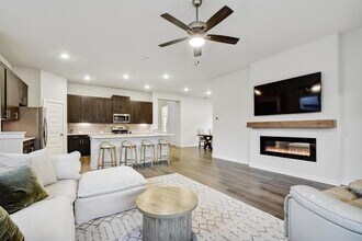 1018 Bist St in New Braunfels, TX - Building Photo - Building Photo