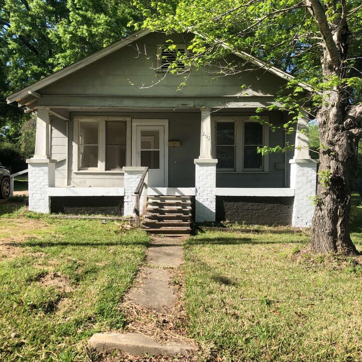 203 E California Ave in Ruston, LA - Building Photo