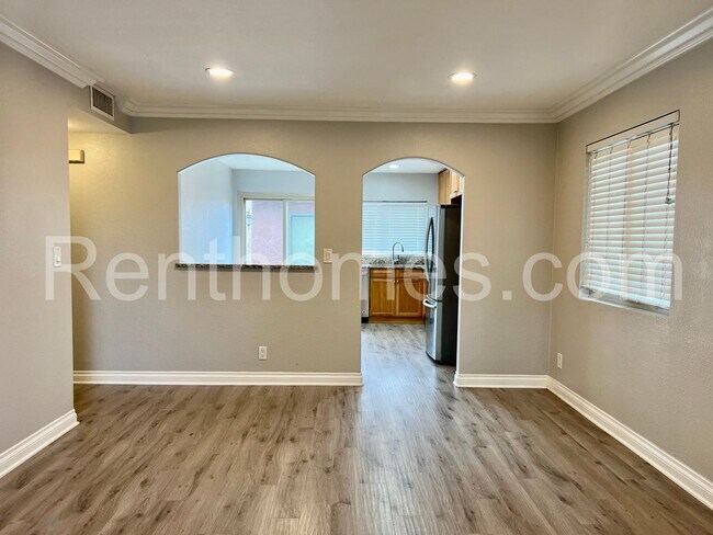 1463-E N Broadway in Escondido, CA - Building Photo - Building Photo