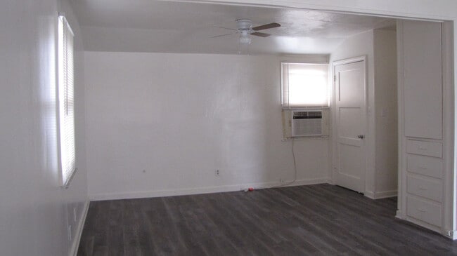 105 Brighton Way in Bakersfield, CA - Building Photo - Building Photo