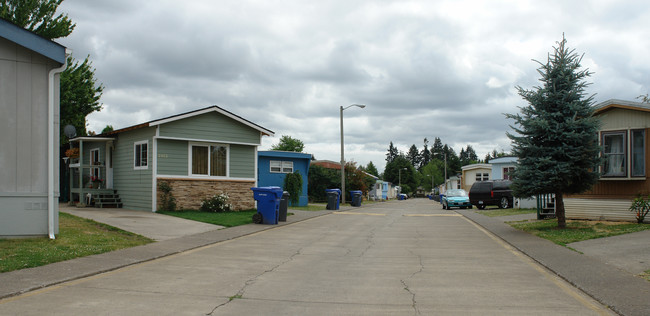 Kennedy Meadows Mobile Home Park in Salem, OR - Building Photo - Building Photo