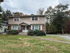 566 Kenwood Ave, Unit A in Delmar, NY - Building Photo