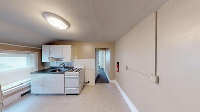 706 Emmet St in Ypsilanti, MI - Building Photo - Building Photo