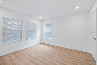 4511 S Manhattan Ave in Tampa, FL - Building Photo - Building Photo