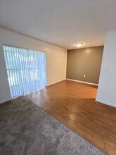 2537 N Alafaya Trail in Orlando, FL - Building Photo - Building Photo