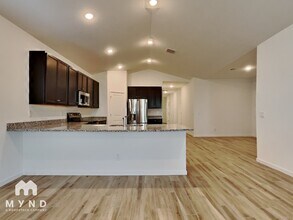 7918 N 79th Ave in Glendale, AZ - Foto de edificio - Building Photo