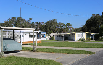 Lake Shore in Leesburg, FL - Foto de edificio - Building Photo