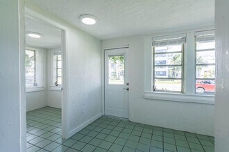 1716 Mercer Ave in West Palm Beach, FL - Building Photo - Building Photo