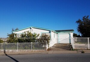 1497 San Pablo Ave in Seaside, CA - Building Photo